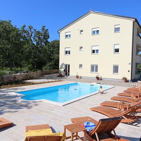 Apartments Bellator Šilo Buitenkant foto