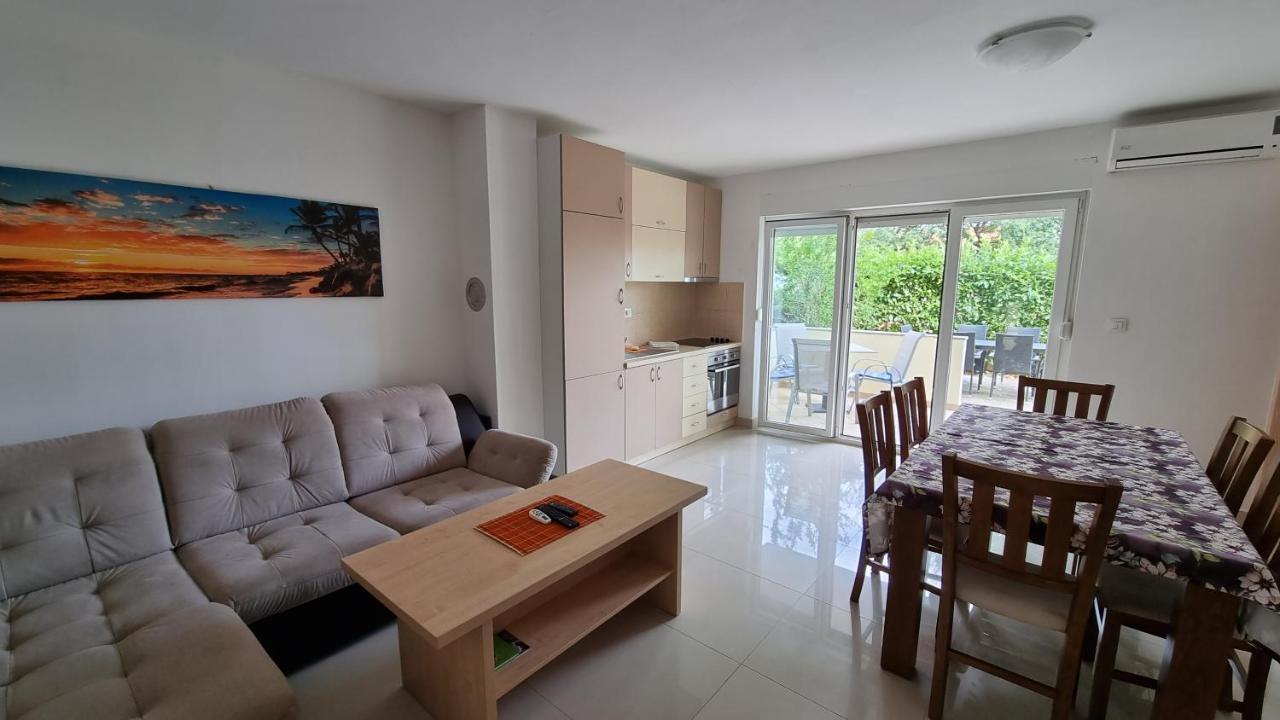 Apartments Bellator Šilo Buitenkant foto