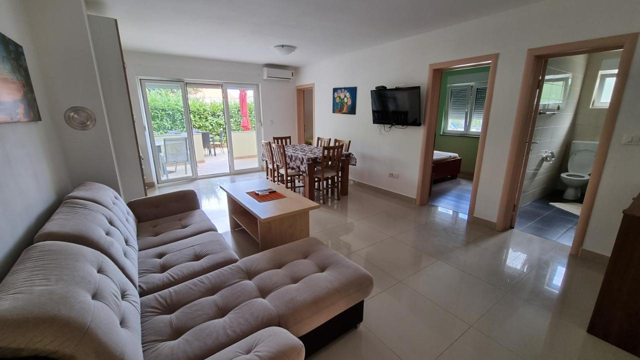 Apartments Bellator Šilo Buitenkant foto