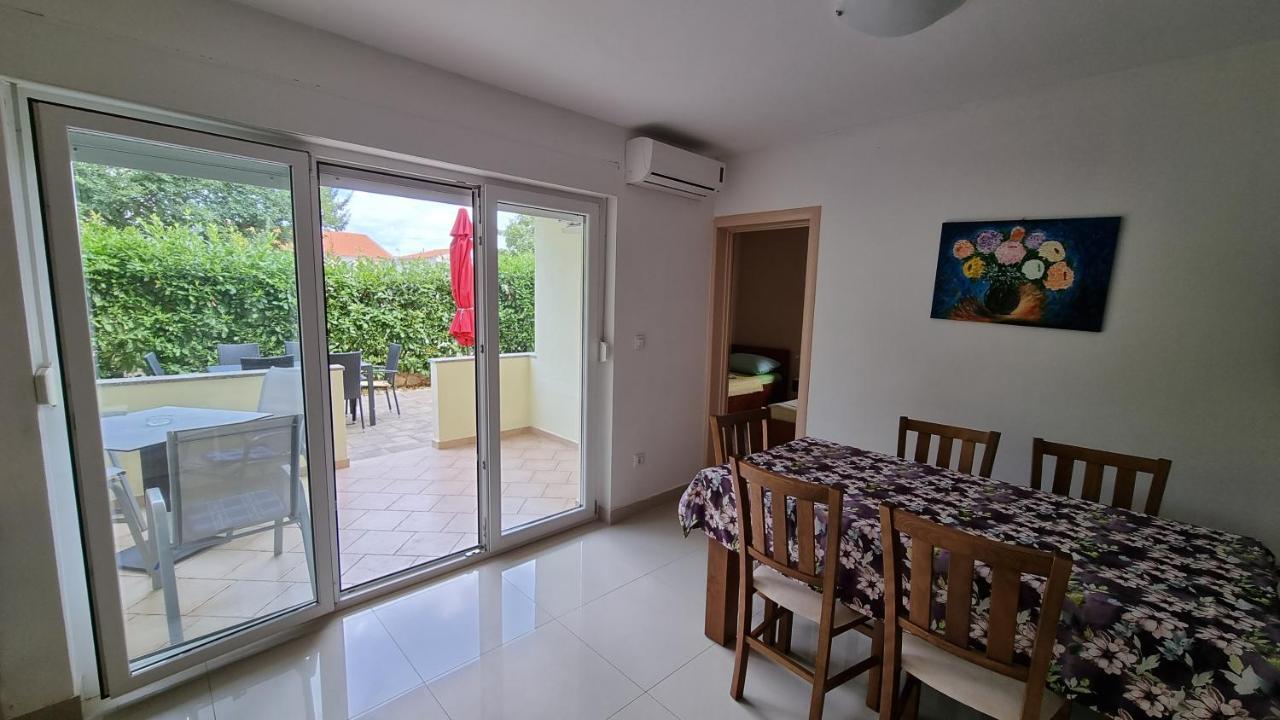 Apartments Bellator Šilo Buitenkant foto