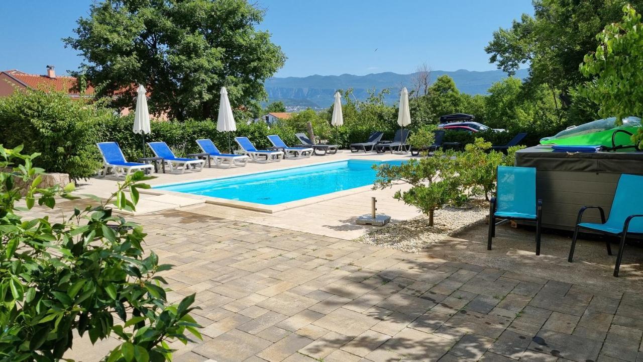 Apartments Bellator Šilo Buitenkant foto