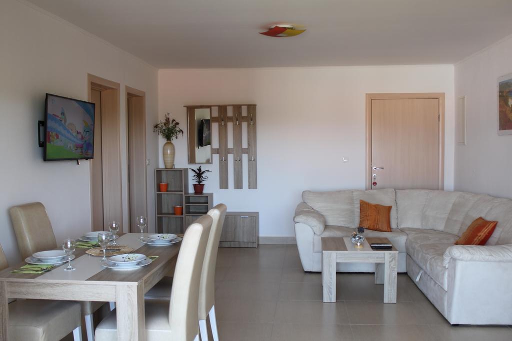 Apartments Bellator Šilo Buitenkant foto
