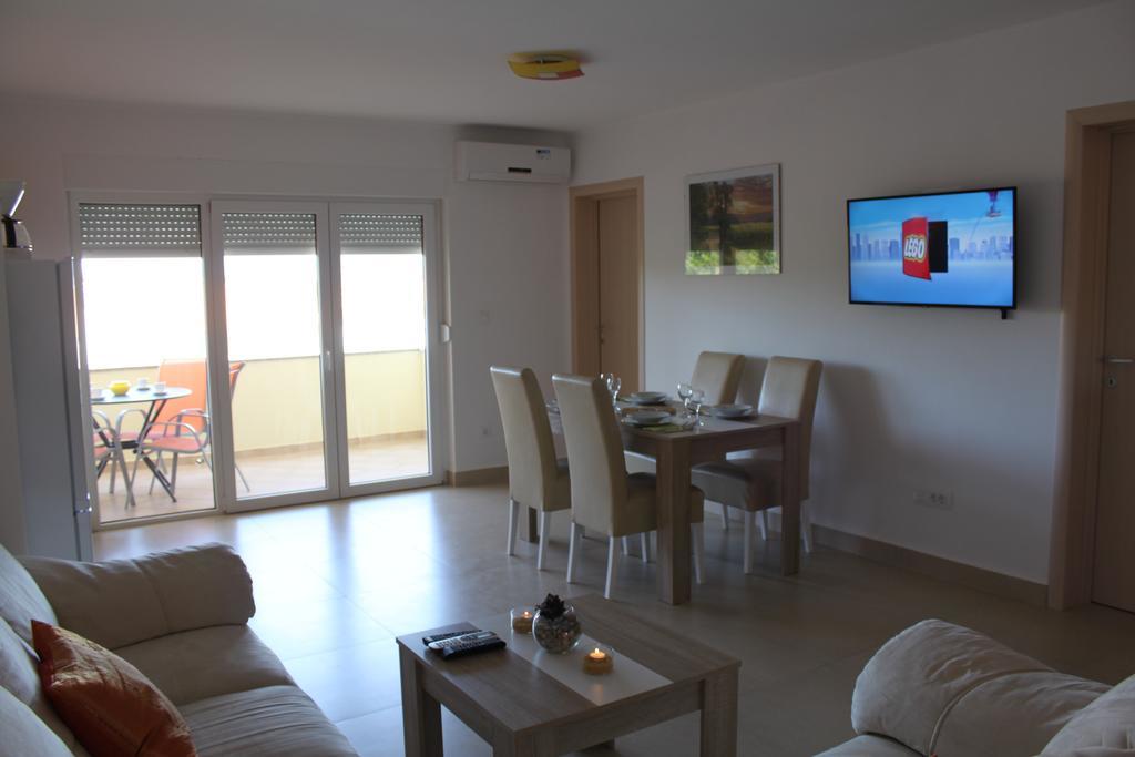 Apartments Bellator Šilo Buitenkant foto