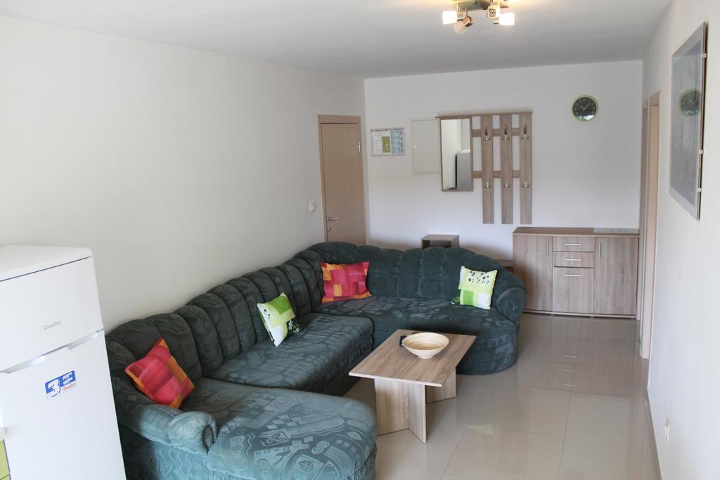 Apartments Bellator Šilo Buitenkant foto